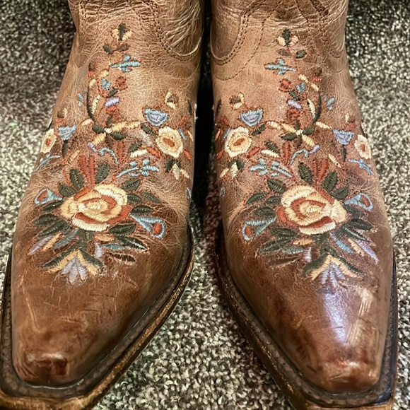 Shyanne Boots - Picture 5 of 8